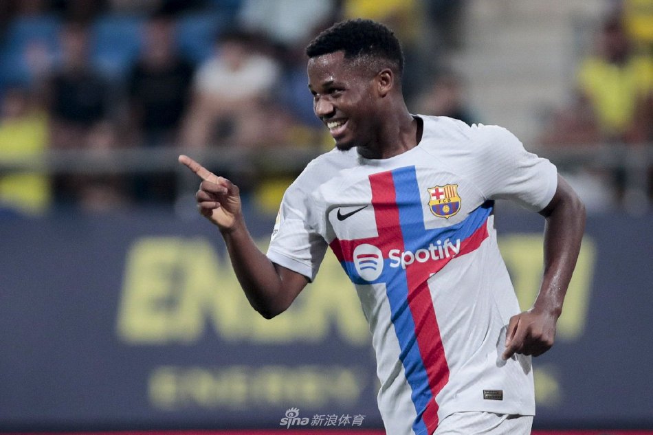 他在场上的 他在场上的