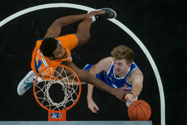 高水平中场 高水平中场